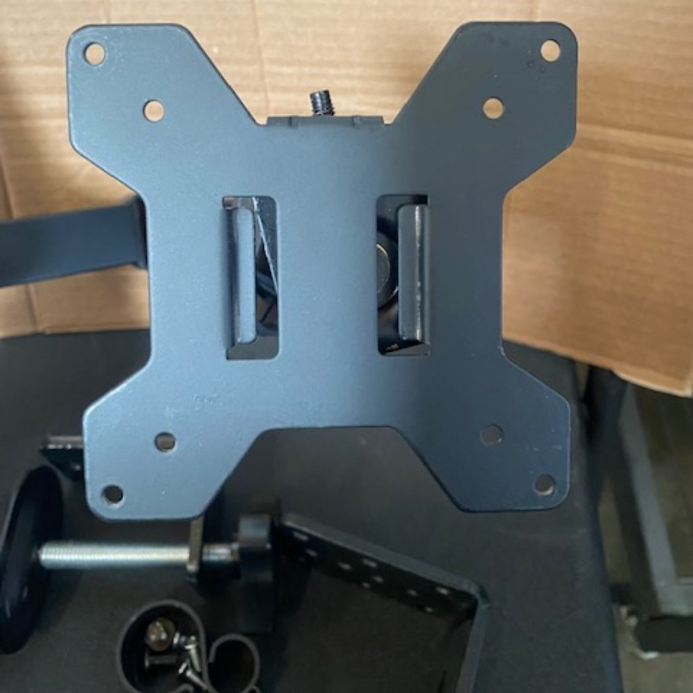 Fellowes 8043301 Platinum Series Single Monitor Arm, Up to 30 (NEW)